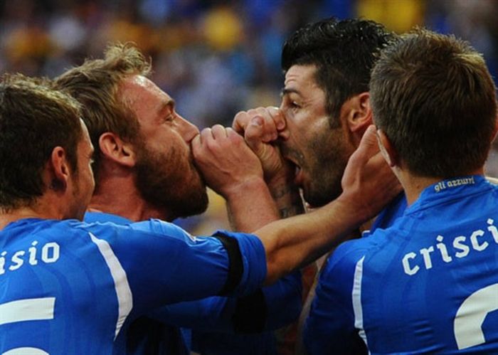 The funniest soccer moments - 25 Pics | Curious, Funny Photos / Pictures