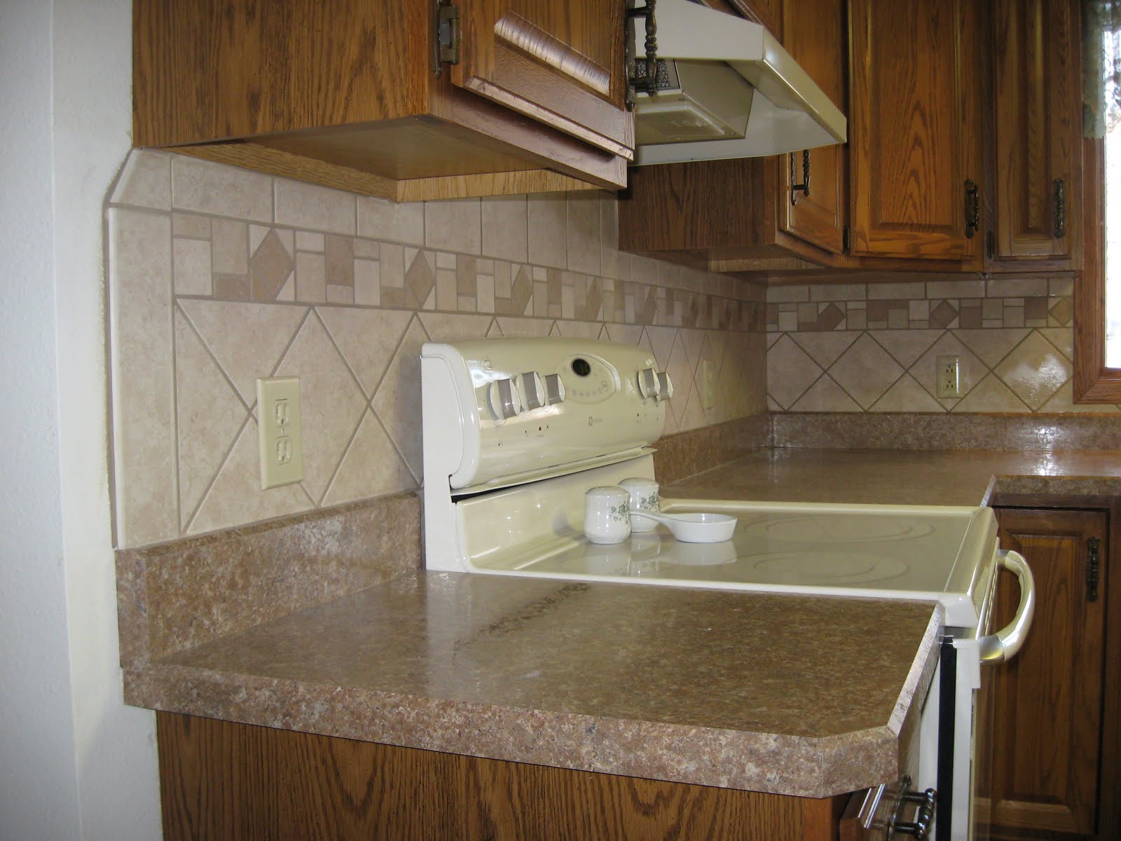 Big Kraut Construction High Definition Counter Top and Tile Back Splash