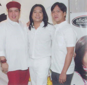 Fashionably Petite The 37th International Emmy Awards