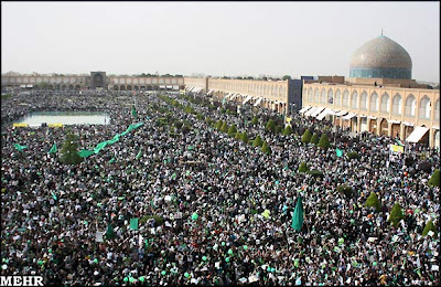 Musavi+supporters+in+Isfahan.jpg