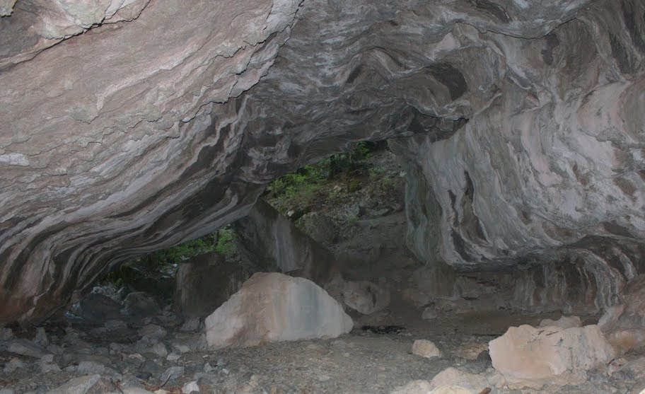 Woods n' Beaches Natural Bridge, Hayfork, California
