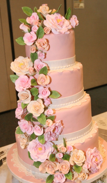 [weddingcake2.jpg]