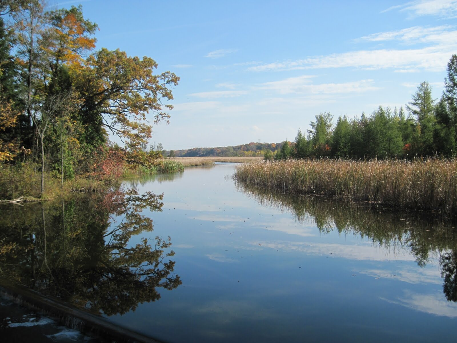 Around Commerce huron river