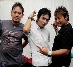 Blog Lifestyle And Entertainment Download Lagu St 12 Religi Dunia Pasti Berputar Dan Sayidina Muhammad