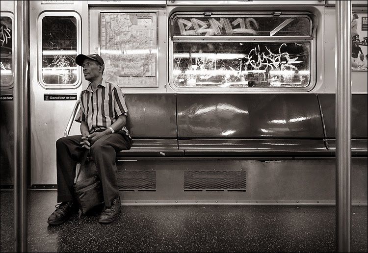 [NY_subway_tired_man_01.jpg]