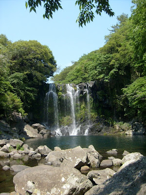 Chonjiyon Waterfall