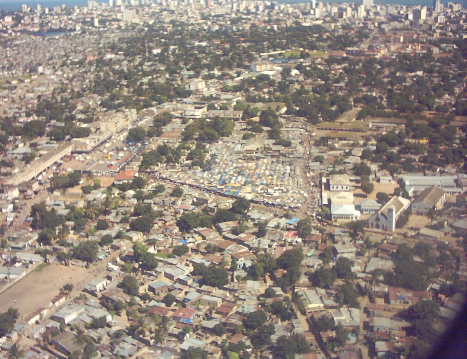 [Maputo_-_Xipamanine.jpg]