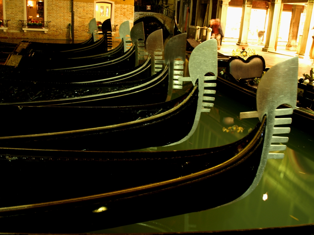 The Gondola Blog Bacino Orseolo at Night a Lineup of Ferros