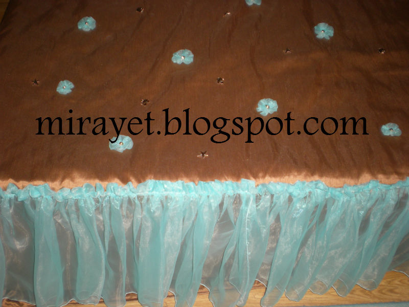 Genç Odası Perdesi ve Yatak Örtüsü