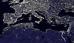 La Méditerranée la nuit