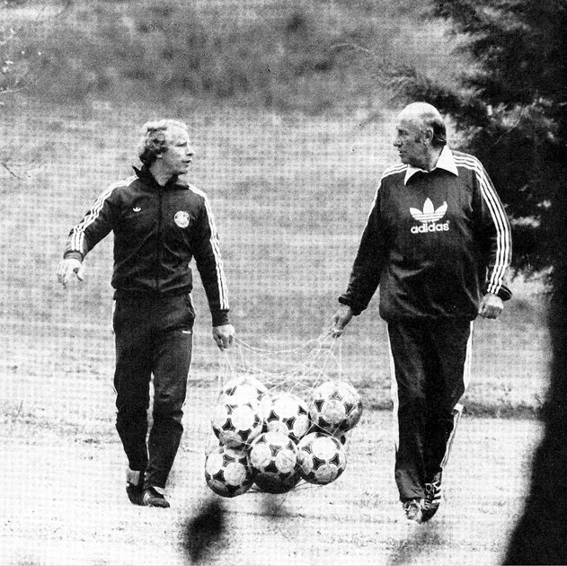 LE GESTE TECHNIQUE DECRYPTE (de la Coupe du Monde) de BERTI VOGTS et HELMUT SCHÖN.