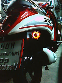 ไฟเลี้ยวโดนัท scoopy i