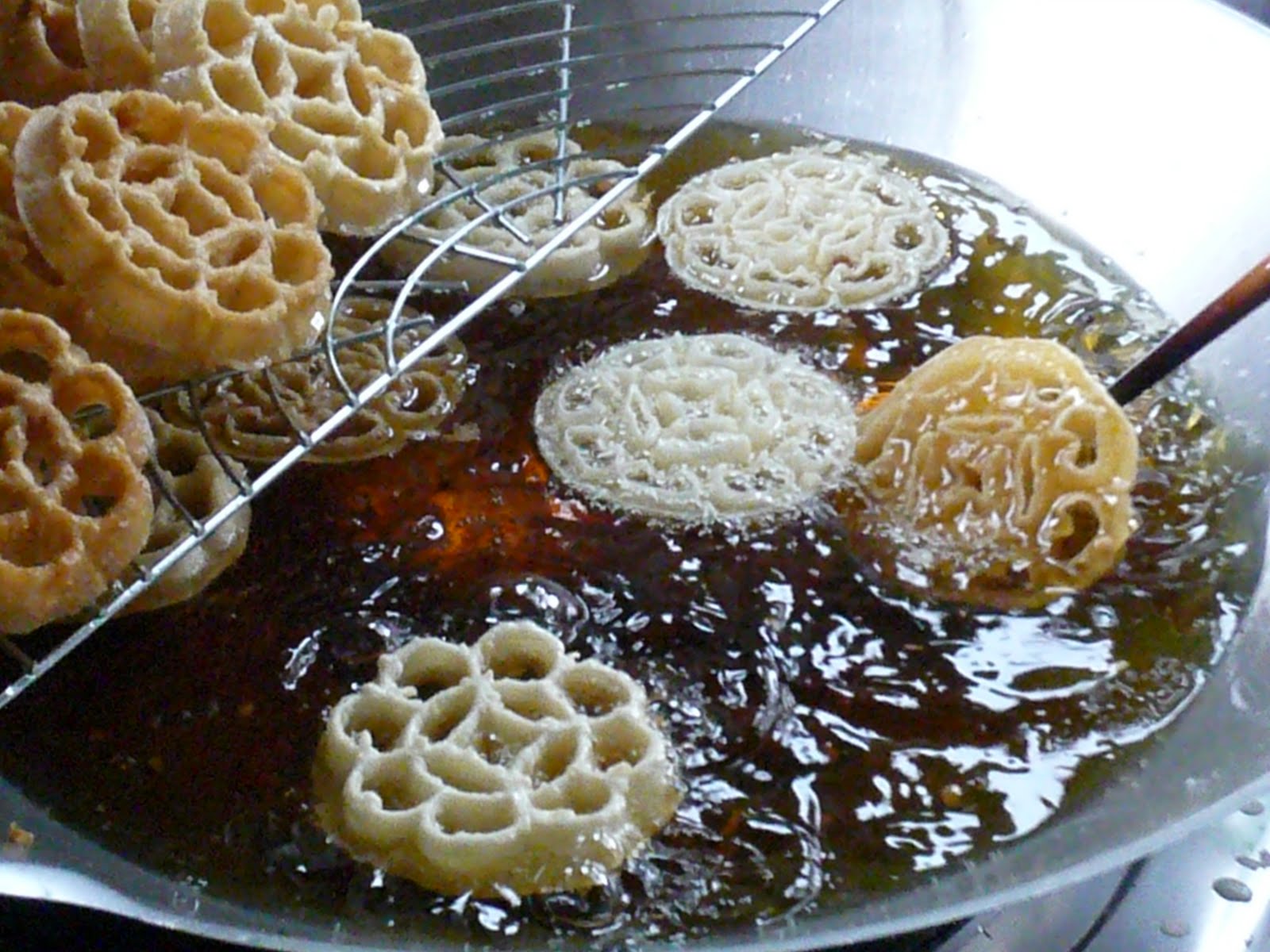 Kuih Bunga Ros
