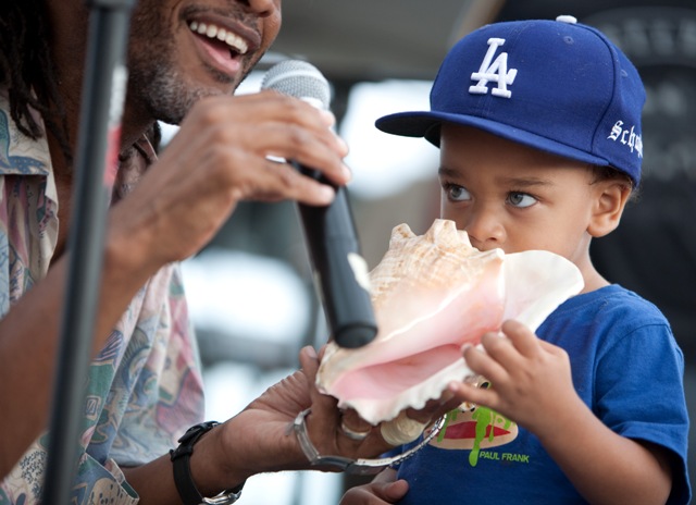 [BoywithConchshell.jpg]