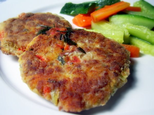 [tuna-cakes.JPG]