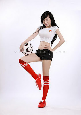 Elly Tran Ha World Cup 2010 