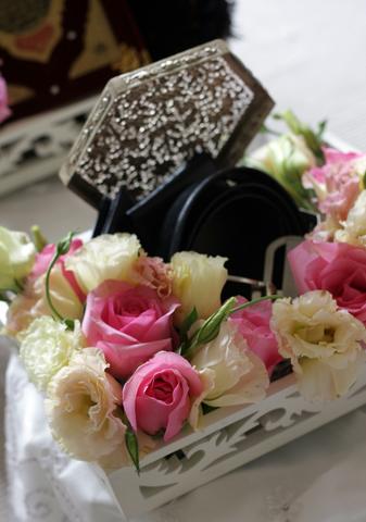 Bunga Hiasan Hantaran