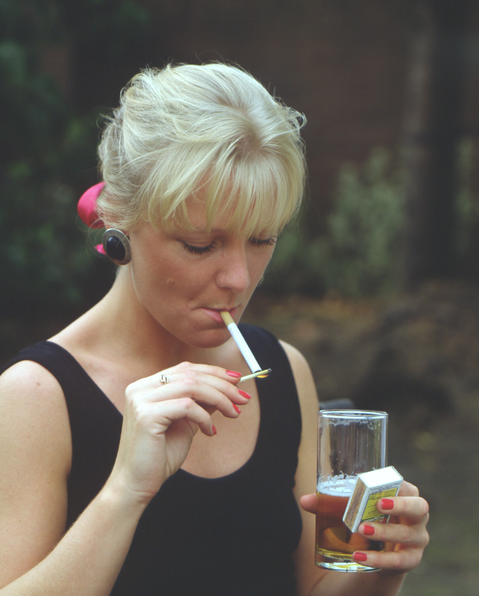 Free pictures of mature woman smoking