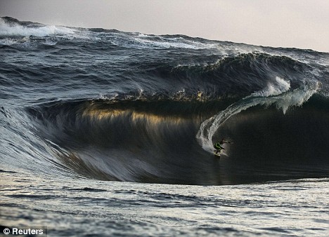 [article-1083842-0263795B000005DC-579_468x338.jpg]