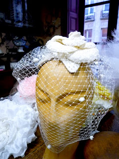 パリの老舗アトリエ "Legeron" のヘッドドレス。