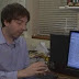 Dr Mark Gasson； ilmuwan yang memasukkan Chip terinfeksi virus komputer