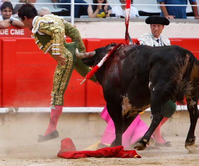 por el culo, toro, matador Lopez Chaves