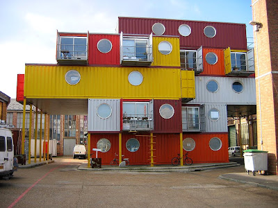Urban-Space-Management-Container-City-STUDENT-APPARTEMENT-SHIPPING-CONTAINER-par-www.container.li.jpg