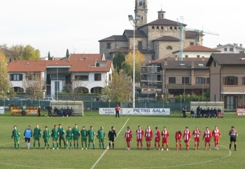 L'ingresso delle due squadre.