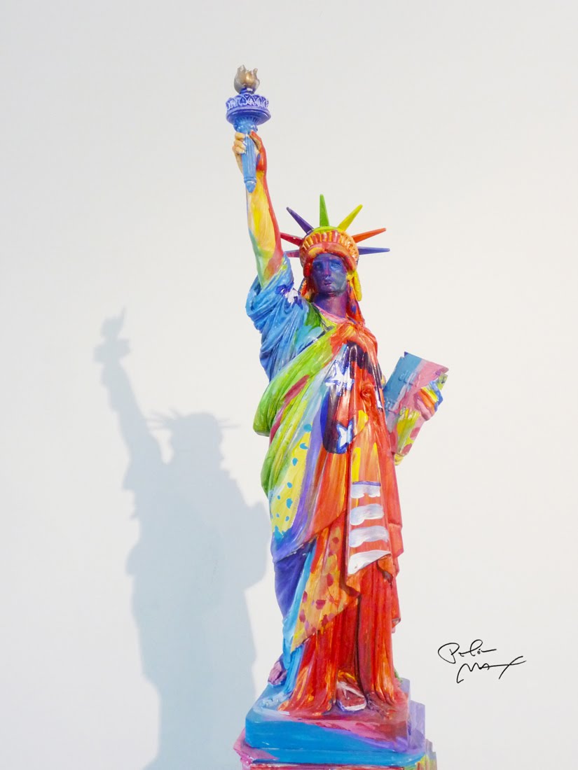 The Max Collector ACRYLIC & STATUES