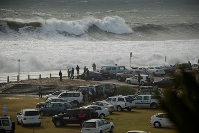 pictures of the 2008 storm that hit cape town south africa