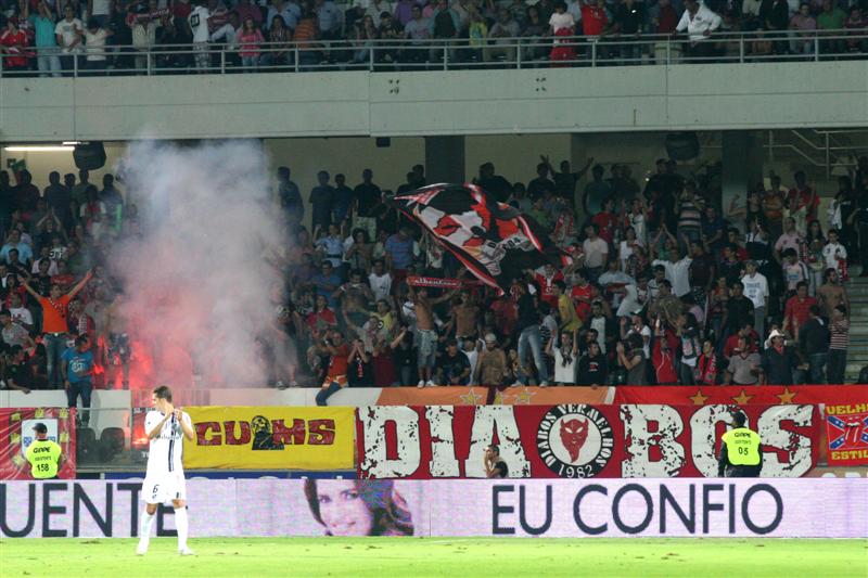 DIABOS VERMELHOS MULTIMEDIA - Page 2 VSC-Benfica201011+%284%29