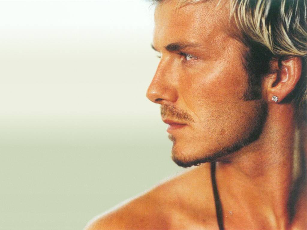 http://1.bp.blogspot.com/_rvFOYmJHIzo/TVG7UHiNzbI/AAAAAAAAAec/tQC2sa2rZqU/s1600/david-beckham-wallpapers_3089_1024.jpg