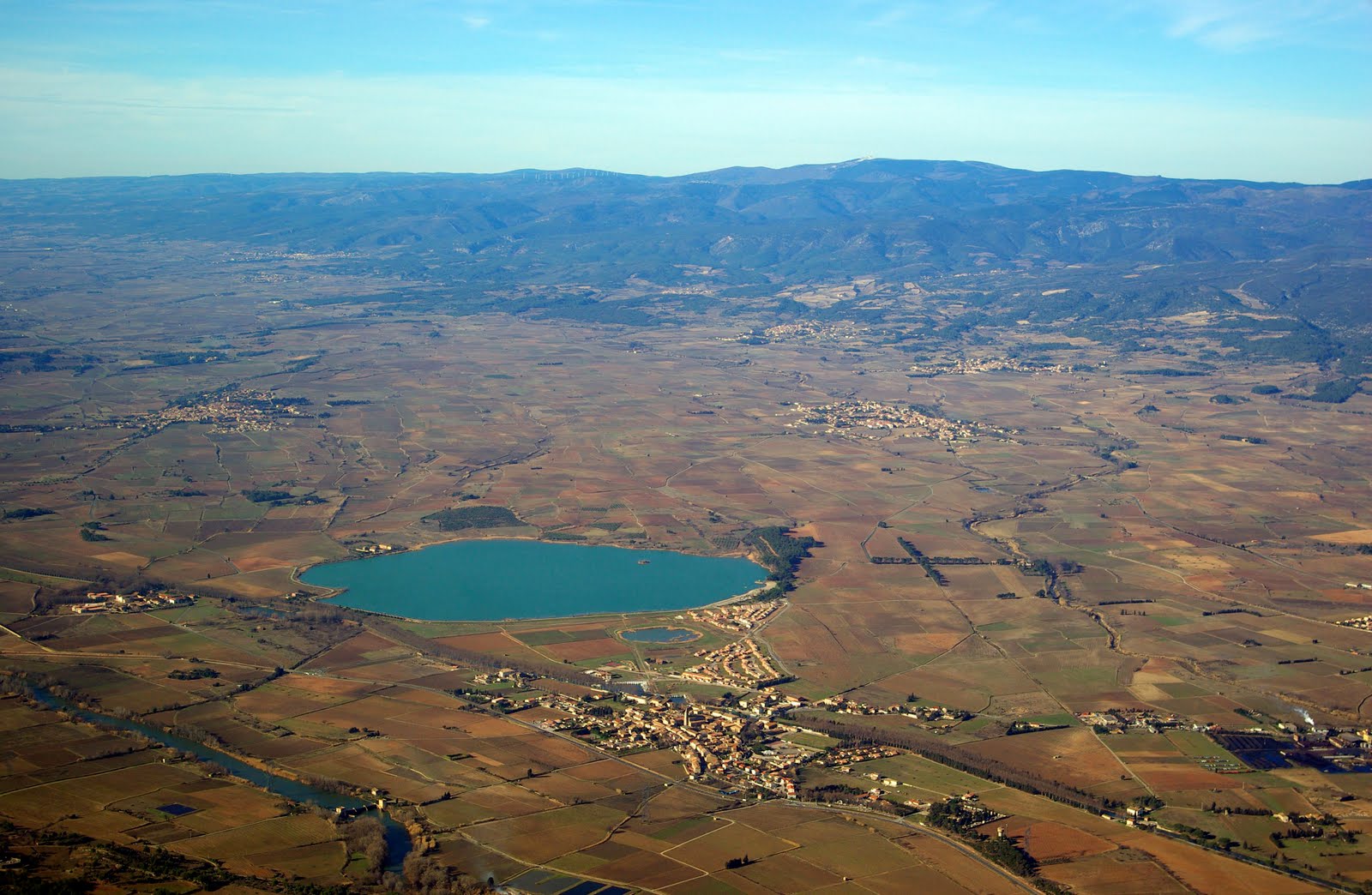 [homps+et+le+lac+de+Jouarres.jpg]
