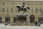 [piazza-san-carlo-monumento-emanuele-filiberto-torino.JPG]