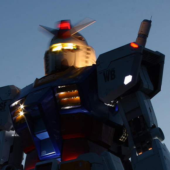 [Full-Size-Gundam-Robot-5.jpg]