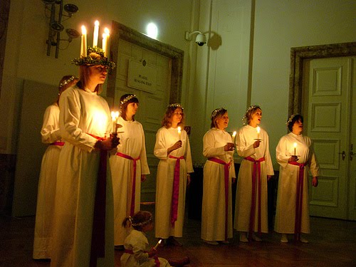 [Santa-Lucia-Procession.jpg]