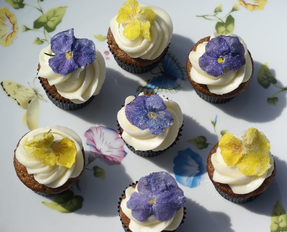 [sugar+flower+cupcakes.JPG]