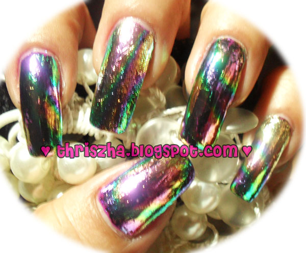 I used nail foil rainbow swirl (thanks Saori for the nail foil) I used