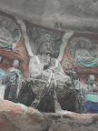 Les statues des grottes de Dazu sont classees au patrimoine mondial et ont resistees a la revolution culturelle Chinoise. Pour une fois qu'un monument est a peu pret intacte , ca vaut le coup d'oeil.