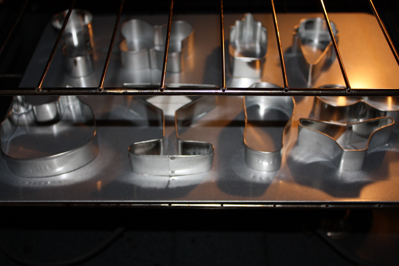 Mel's Sweet Treats How to Dry and Store Your Cookie Cutters