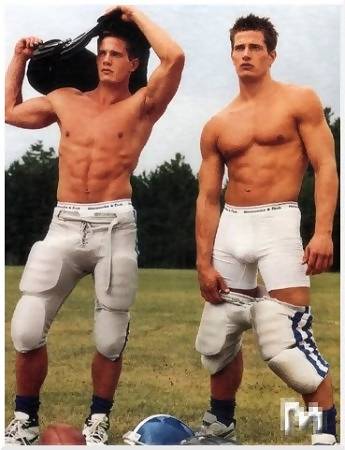 [guys224.jpg]
