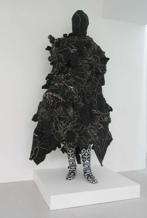 [Nick+Cave+++Soundsuit+Black+2005.JPG]