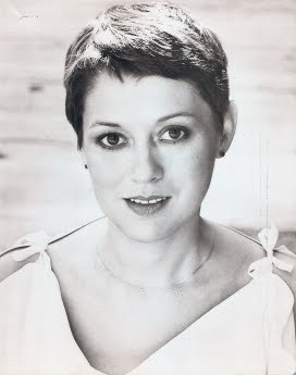 V I S U A L V A M P Only Your Hair Dresser Knows For Sure