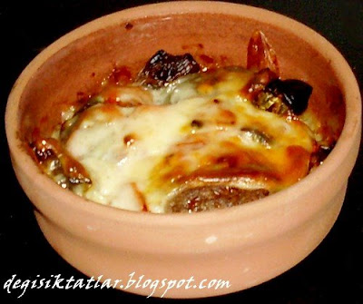 Tarif Al: Kiremitte Kaşarlı Köfte