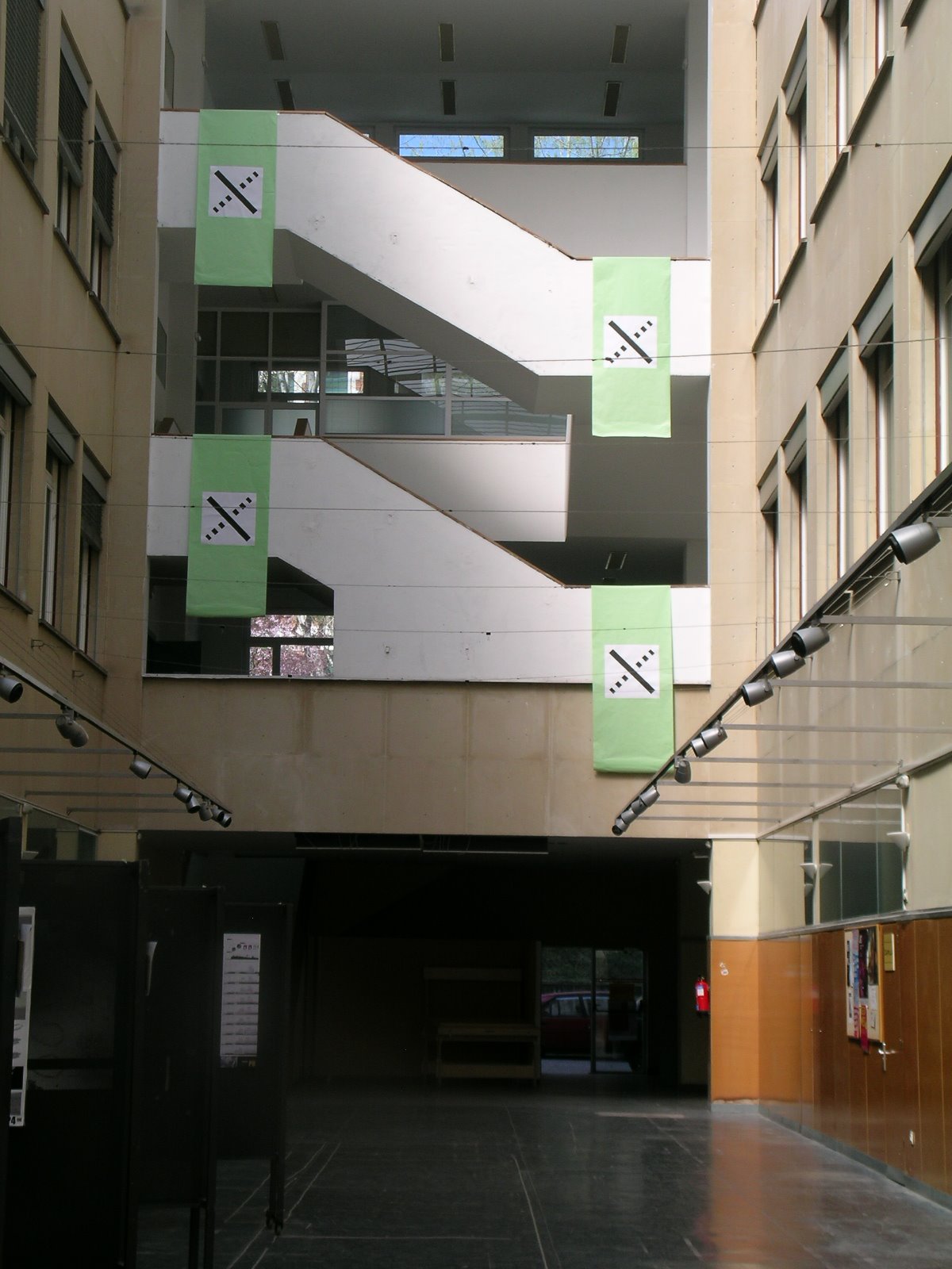 [DSCN9183.JPG]
