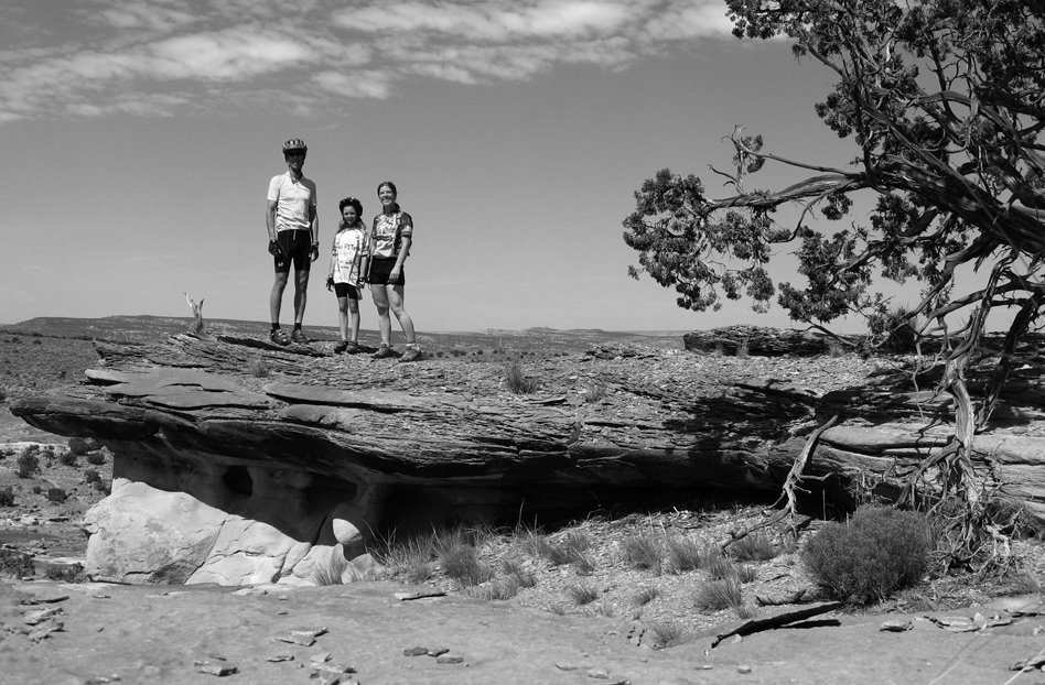 [Intrepid_Traveling_8_08ON_THE_ROCKS_GALLUP]