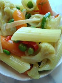 SALADA DE PENNE COM LEGUMES