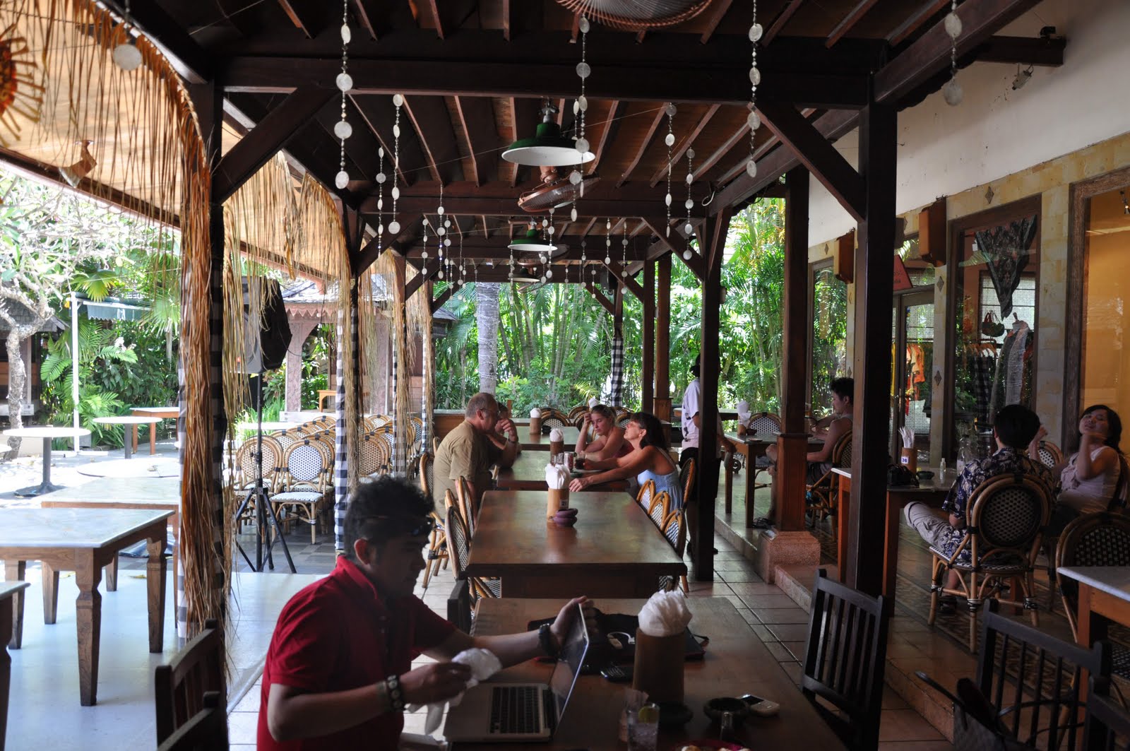 Made's Warung Kuta Bali