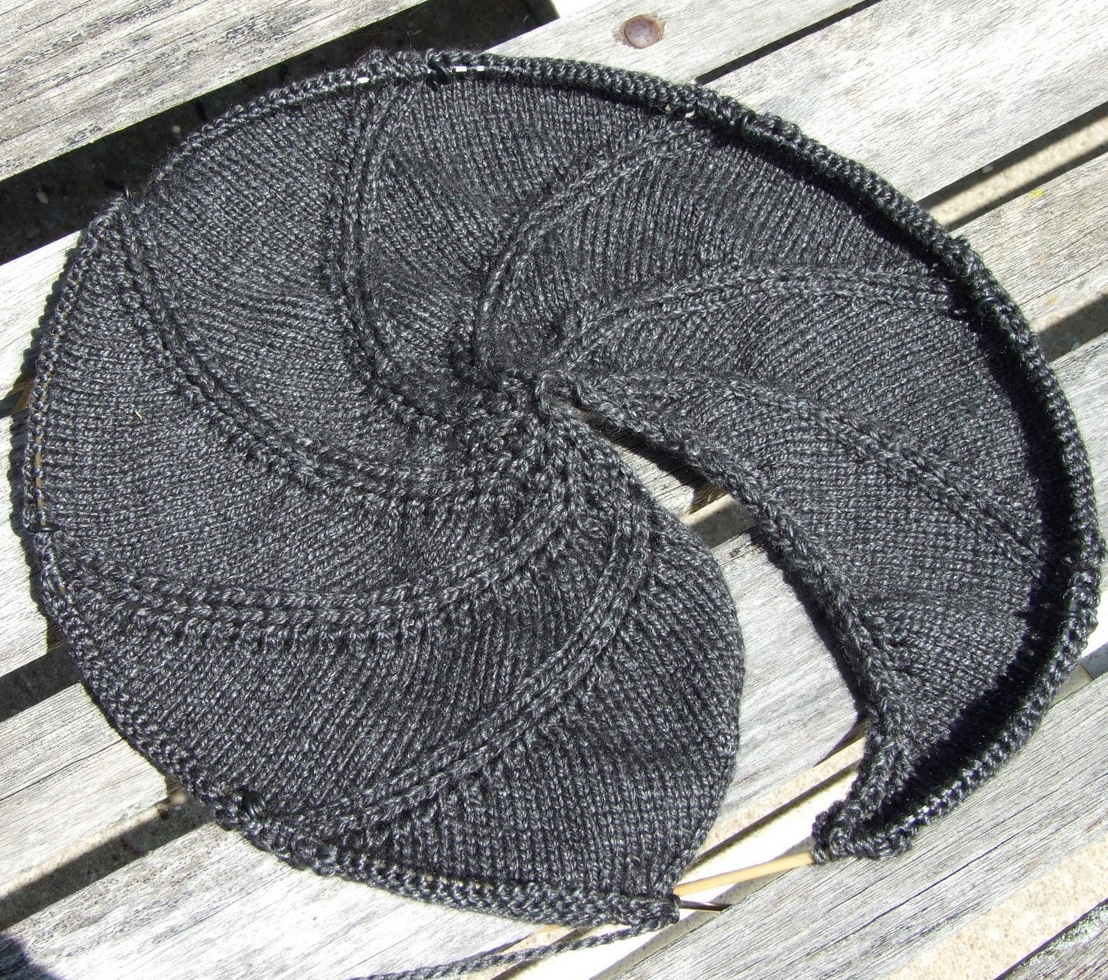 [Lacy_Beret_1st_decrease_row-cropped.jpg]