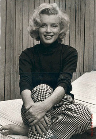 [eisenstaedt_alfred_Marilyn+Monroe+Resting+1953_L.jpg]